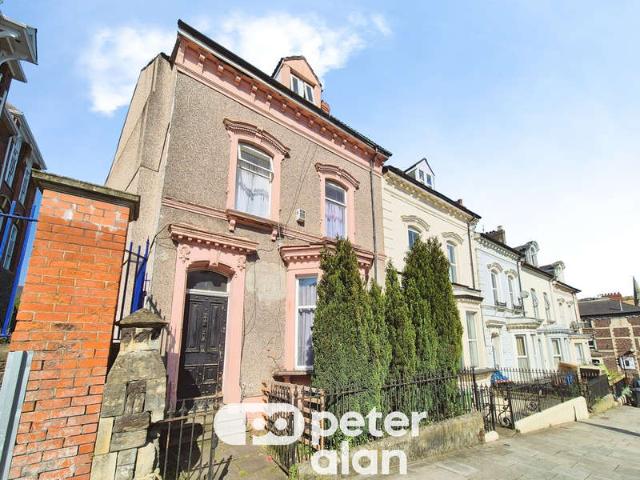 Flat for rent in Stow Hill, Wales