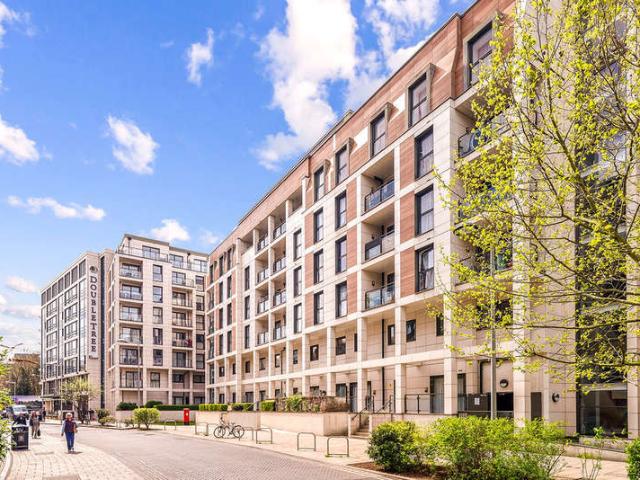 Flat for sale in Royal Borough of Kingston upon Thames, Greater London