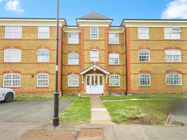 Flat for sale in London Borough of Enfield, Greater London