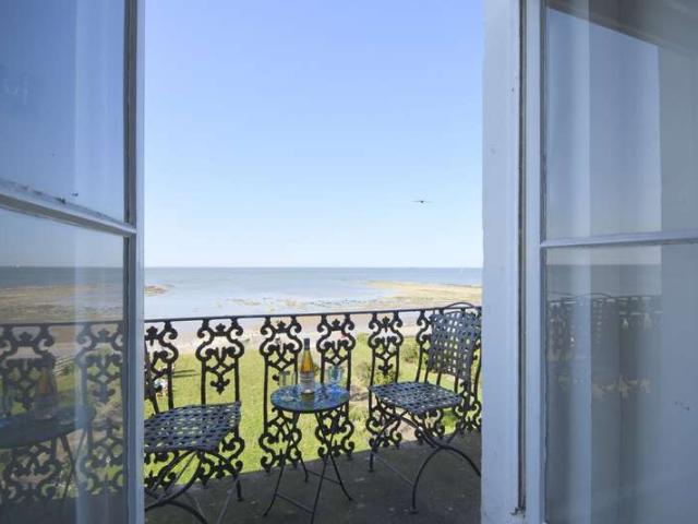 Flat for rent in Westbrook, Acol