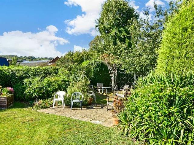 Flat for sale in Rose Hill, Pachesham Park
