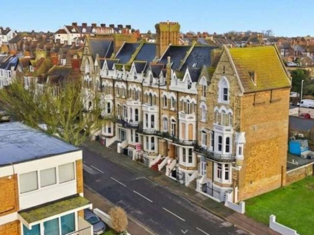 Flat for sale in East Cliff, Acol