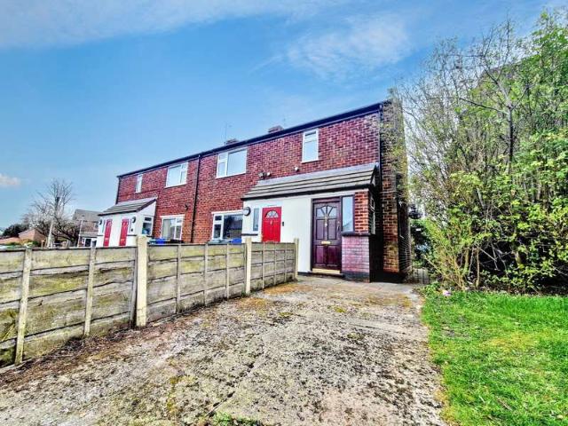 Flat for rent in Blackford Bridge, Bury