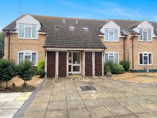 Flat for sale in Fishersgate, West Sussex