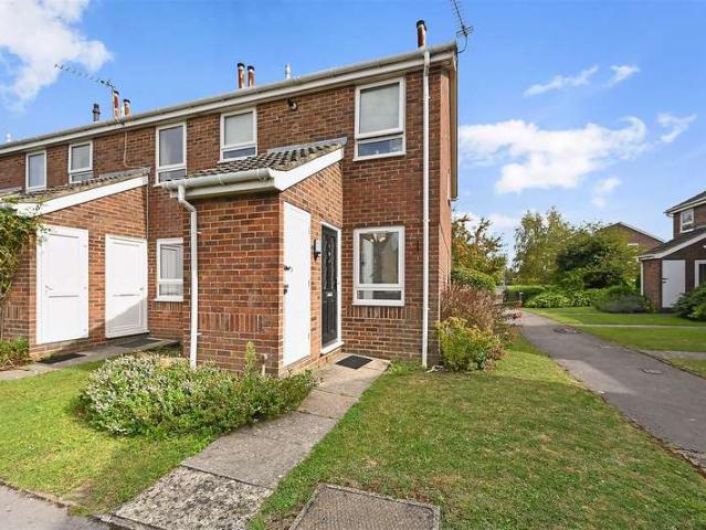 Flat for sale in Chichester, Littlecote