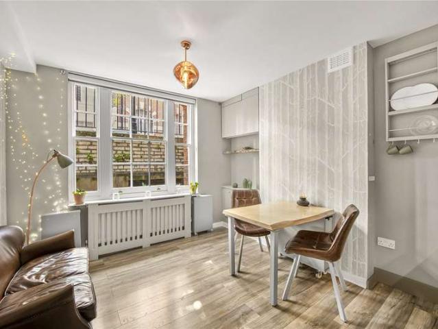 Flat for sale in East Marylebone, Greater London