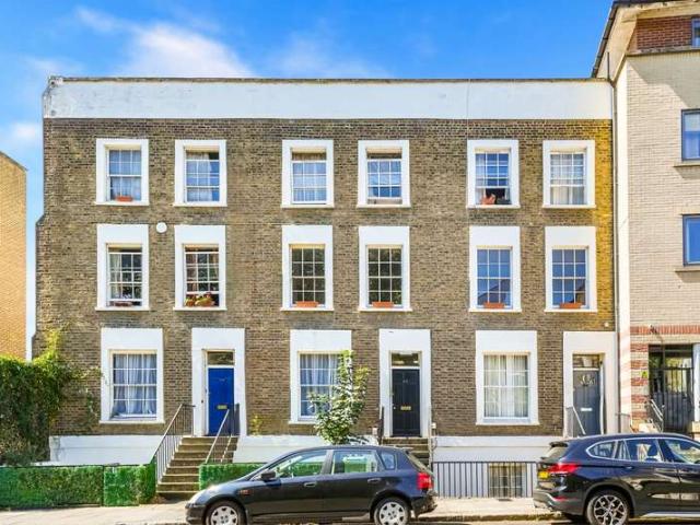 Flat for sale in Chalk Farm, Greater London