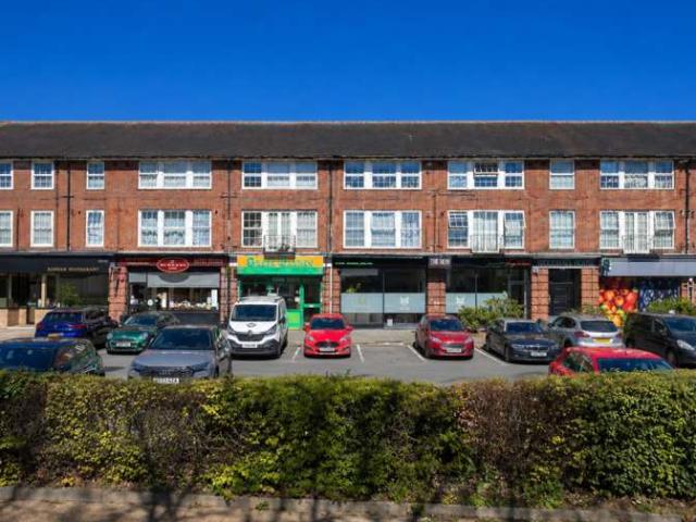 Flat for sale in Fretherne, Hertfordshire