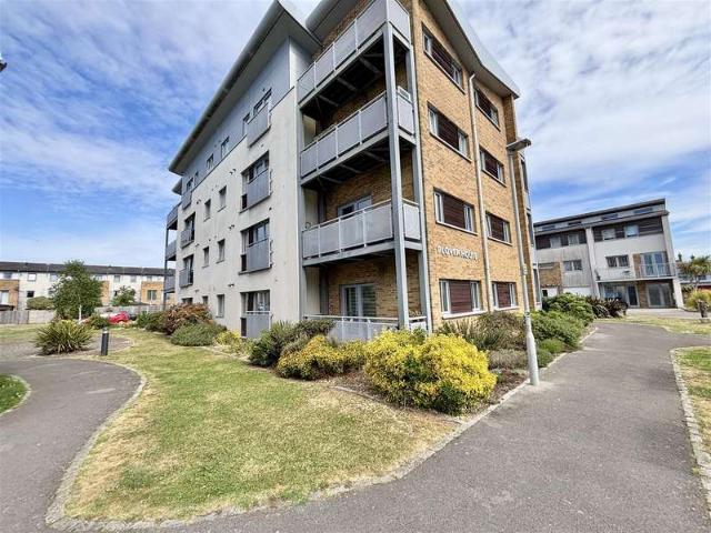 Flat for sale in Harbour Reach, Poole