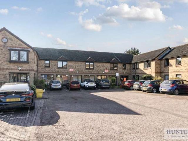 Flat for sale in Barnehurst, Greater London