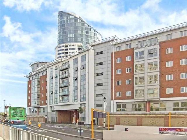 Flat for sale in Gunwharf Quays, Portsmouth