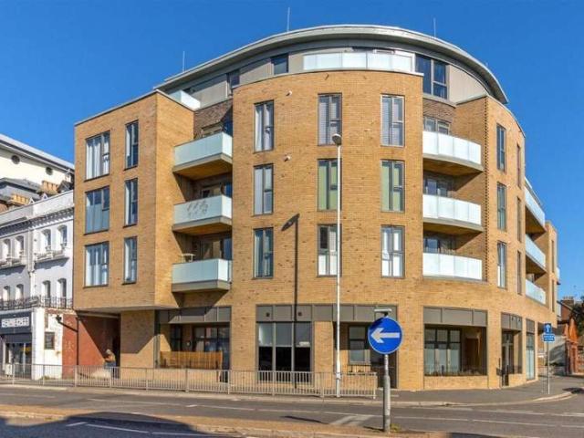 Flat for sale in Worthing, West Sussex