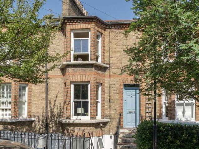 Flat for sale in London Borough of Lewisham, Forest Hill
