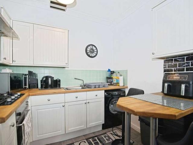 Flat for sale in Pontypridd, Wales