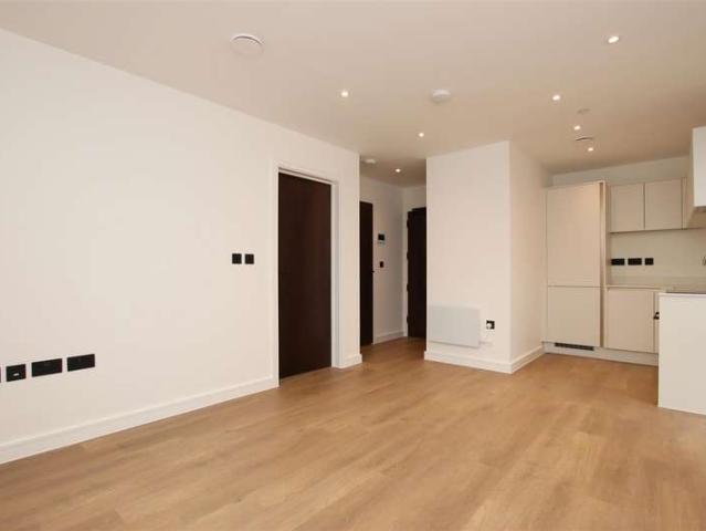 Flat for rent in East Twerton, Dulcote