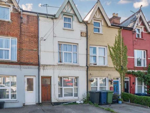 Flat for sale in High Wycombe