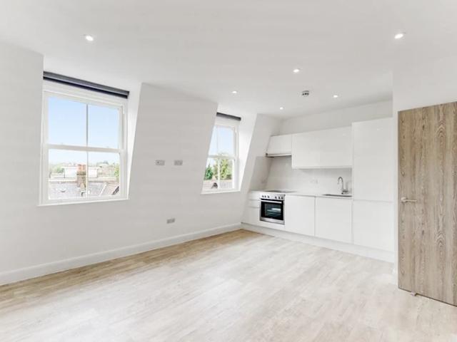 Apartment for rent in Dollis Hill, Greater London