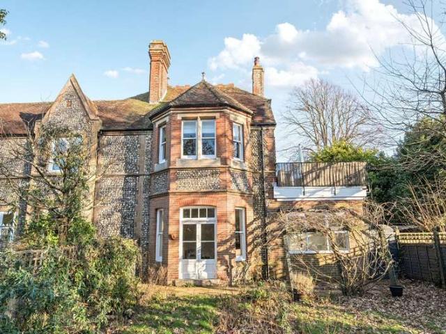 Flat for sale in Littlecote, West Sussex
