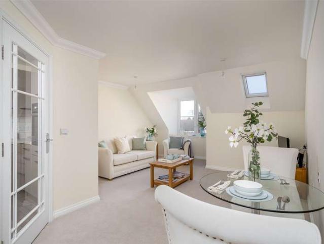 Flat for sale in Pachesham Park, Surrey