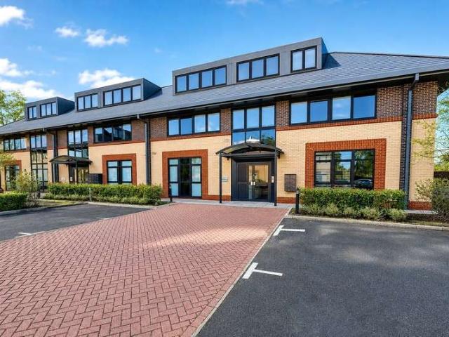 Flat for sale in Sheerwater, Woking
