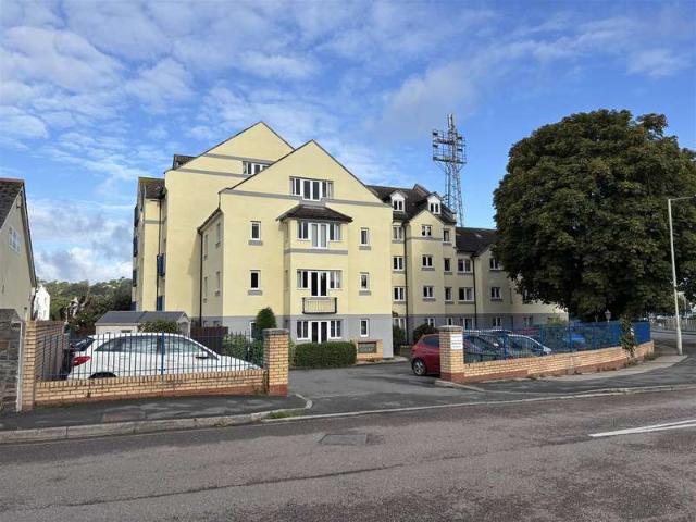 Flat for sale in Brandis Corner, Devon
