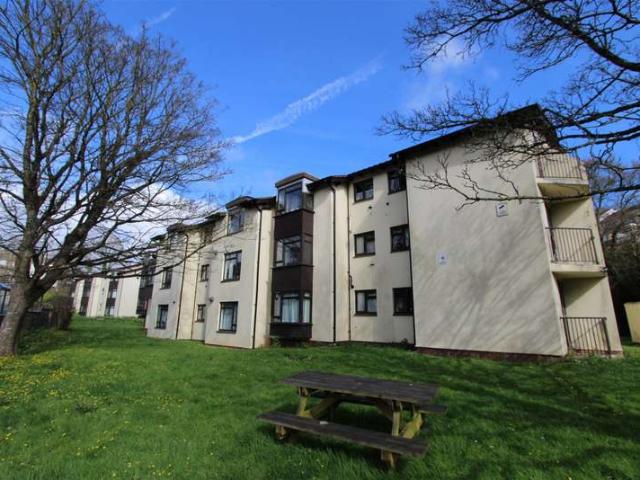 Flat for sale in Tweenaways, Livermead