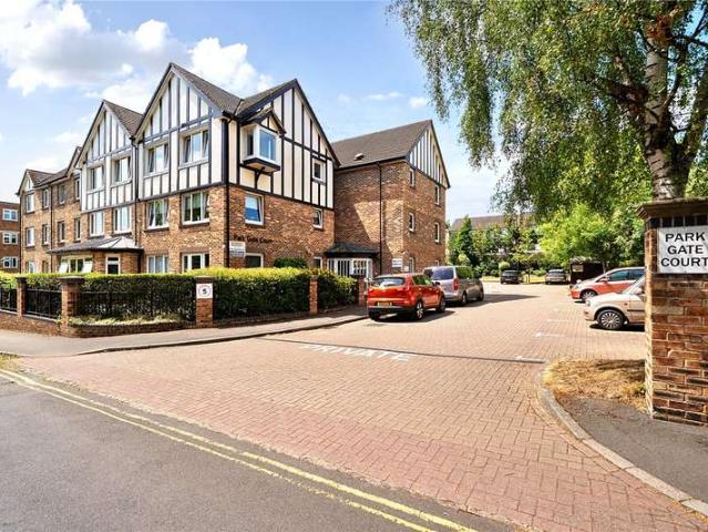 Flat for sale in Horsell, Woking