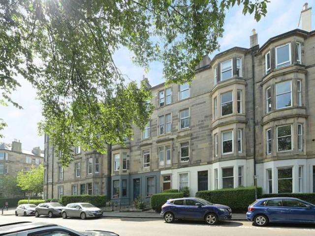 Flat for sale in Hillside, Leith