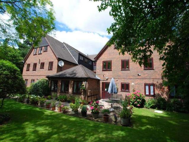 Flat for sale in London Borough of Croydon, Greater London