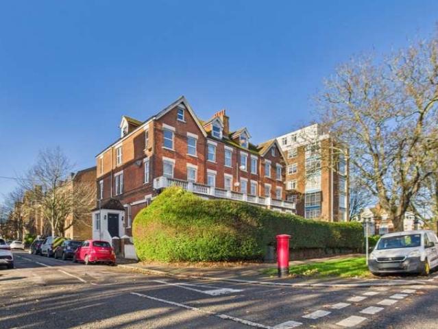 Flat for sale in Folkestone