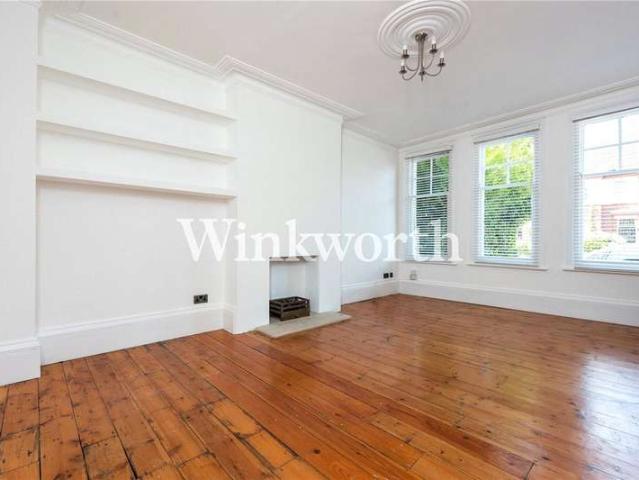 Flat for sale in Palmers Green, Greater London