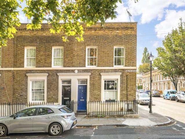 Flat for sale in Stepney, Greater London