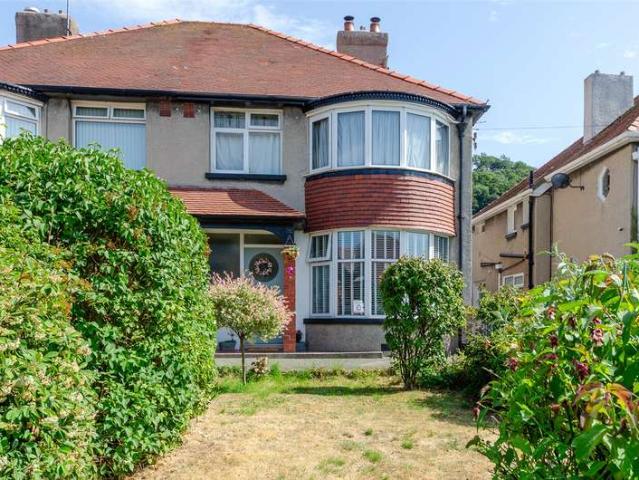 Flat for sale in Llandudno, Wales