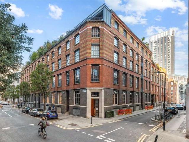 Flat for sale in Hoxton, Greater London