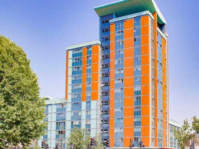 Flat for sale in Poplar, Poplar