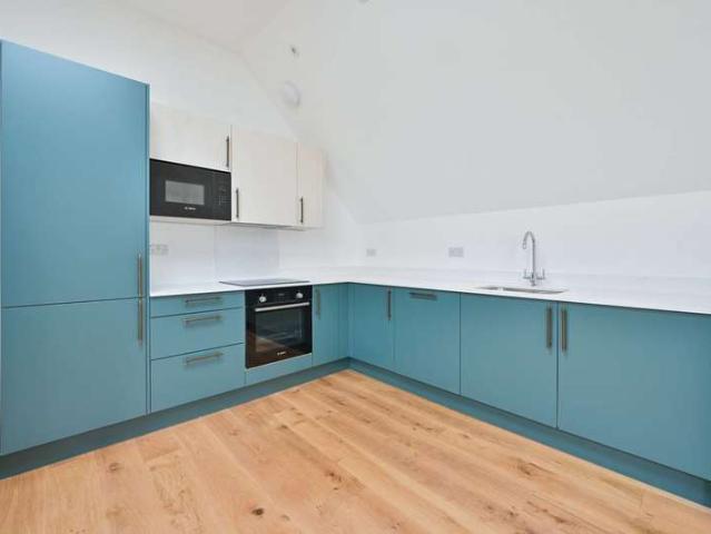 Flat for sale in Catford, Perry Vale
