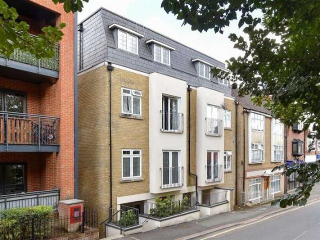 Flat for sale in Greater London