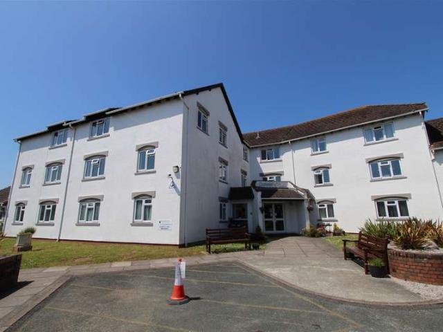 Flat for sale in Preston, Livermead