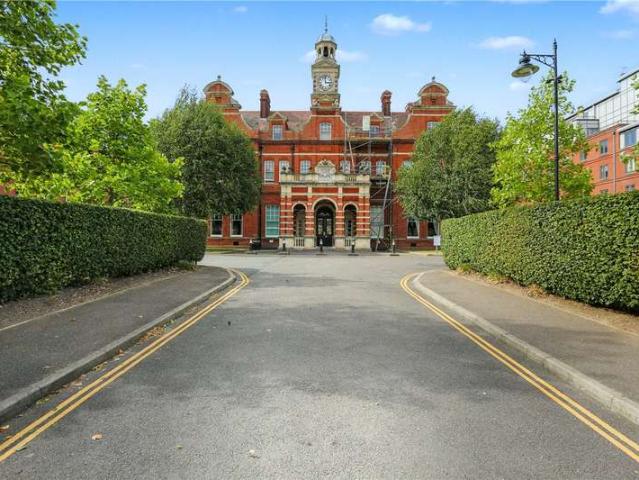 Flat for sale in Heigham Grove, East Bank