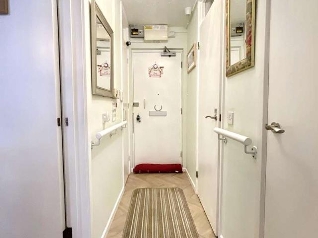 Flat for sale in Usk