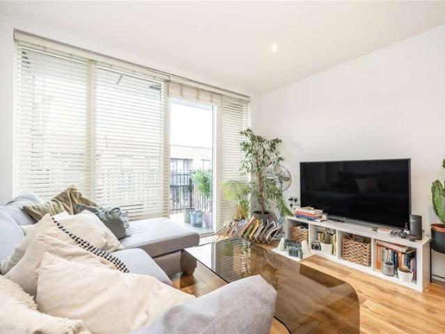 Flat for sale in Haggerston, De Beauvoir Town
