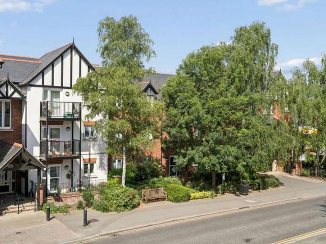 Flat for sale in Wooburn, Bourne End