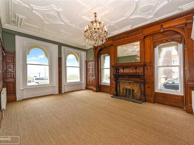 Flat for sale in Brunswick
