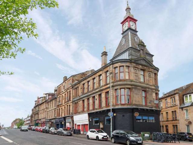 Flat for sale in Castlehead, Glenburn