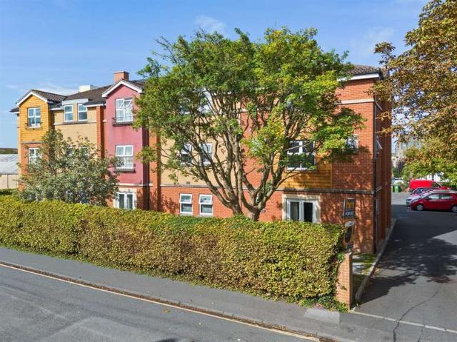 Flat for sale in Feckenham, City Of Bristol