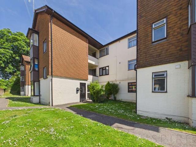 Flat for sale in Glynde, West Sussex