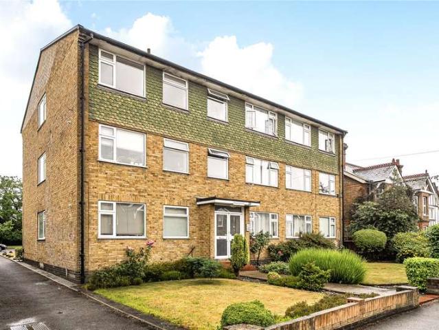 Flat for sale in Epsom, Surrey