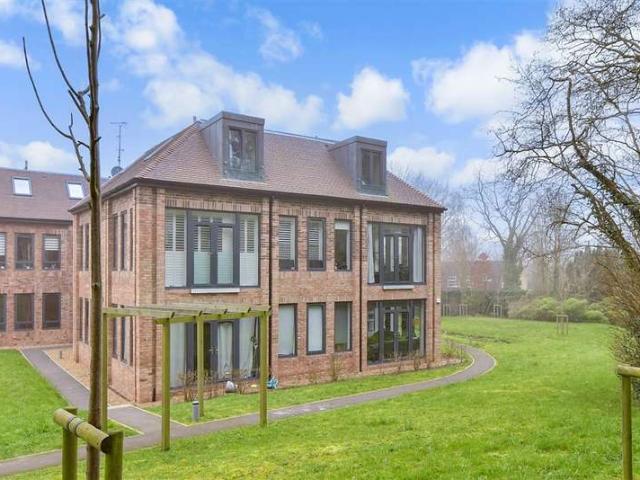 Flat for sale in Ash-cum-Ridley, The Butts