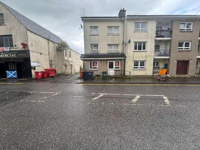Flat for sale in Lennoxtown, Scotland