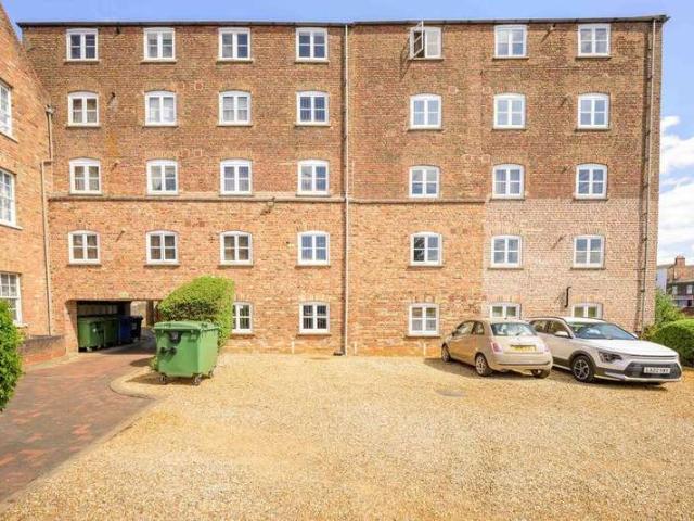 Flat for sale in Wisbech, Four Gotes